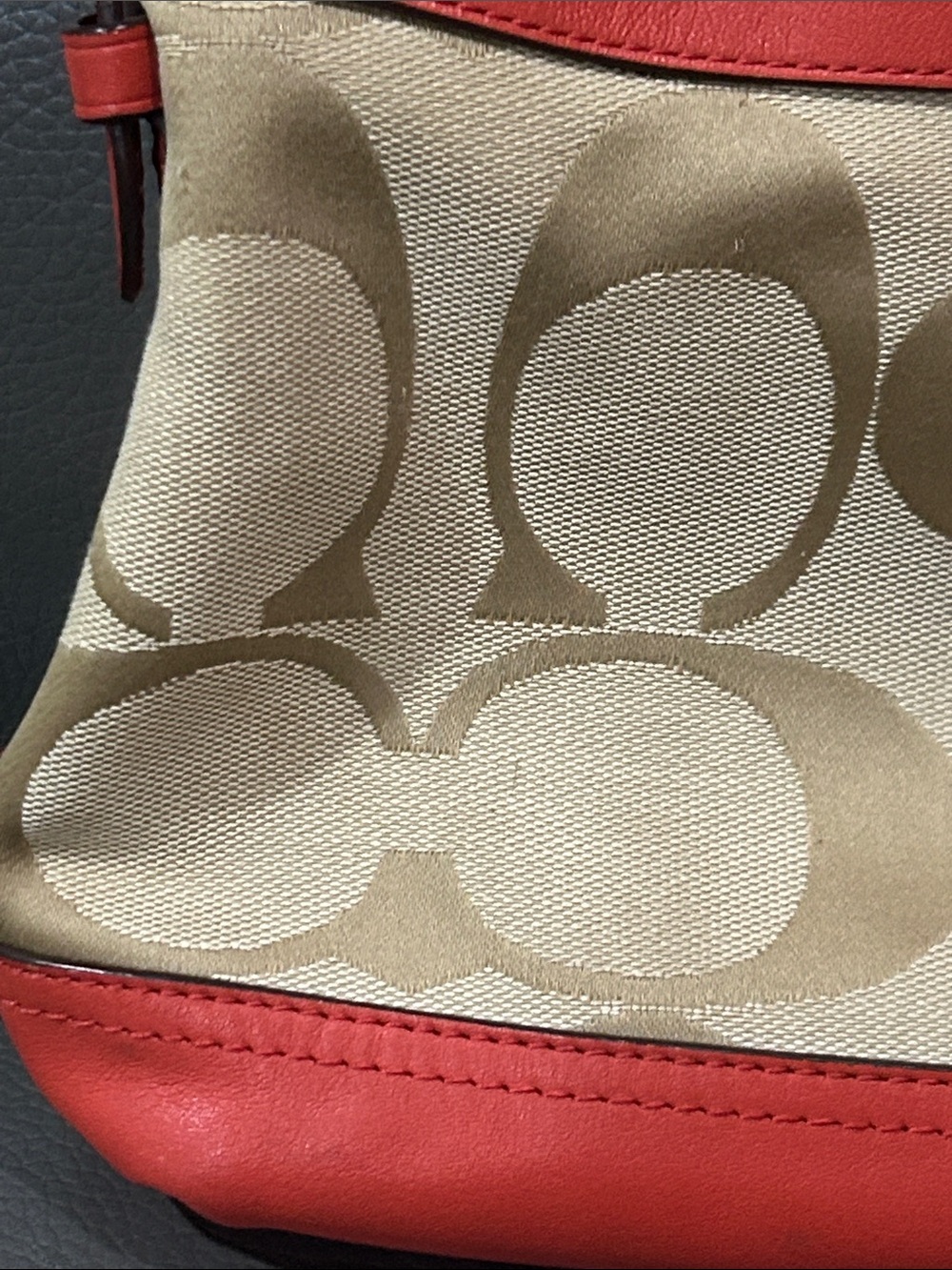 Coach Signature Hobo crossbody bag GUC - Picture 6 of 16